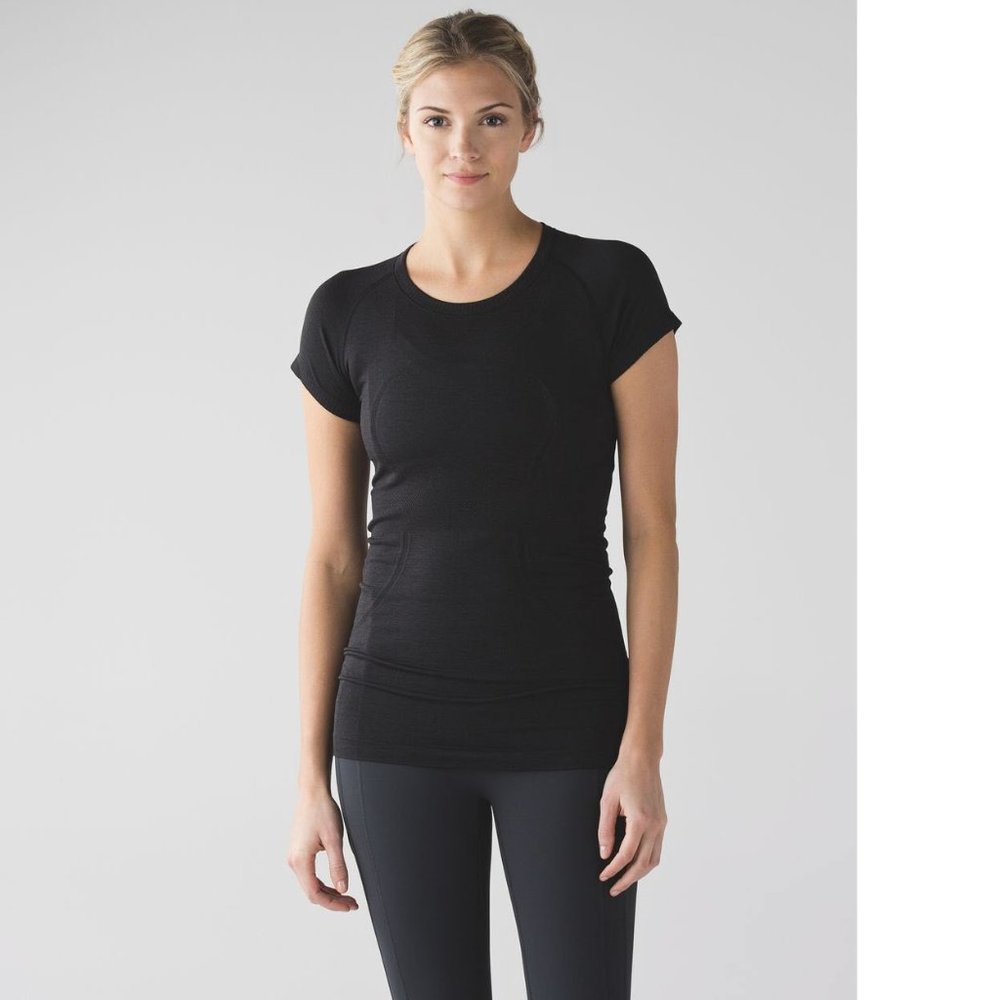 NWOT Lululemon Swiftly Tech Short Sleeve Crew in Black, Size 10